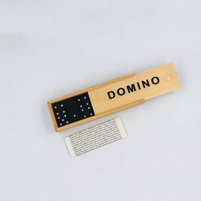 Блоки домино игры 28Pcs перемещения деревянные всходят на борт предыдущего образования